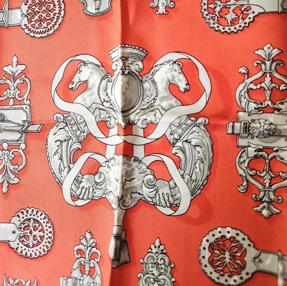 Hermès Ferronnerie Petit Carre 45 Scarf in Red and Gray